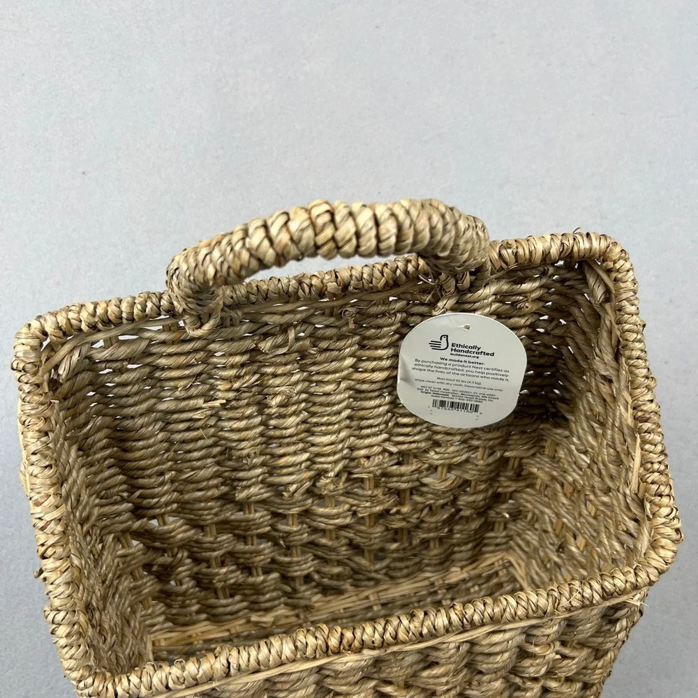 Threshold woven hanging